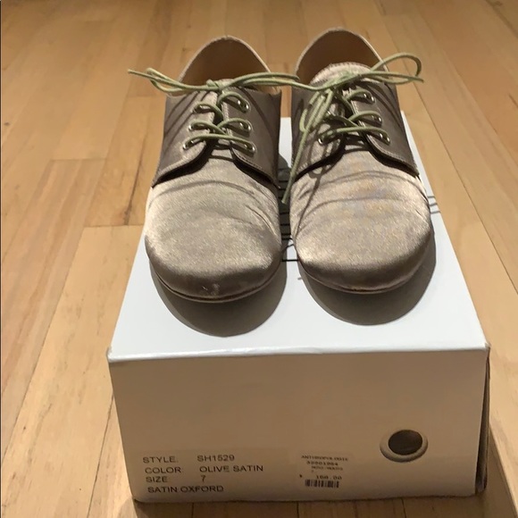 Satin Oxford Shoes - Picture 2 of 3